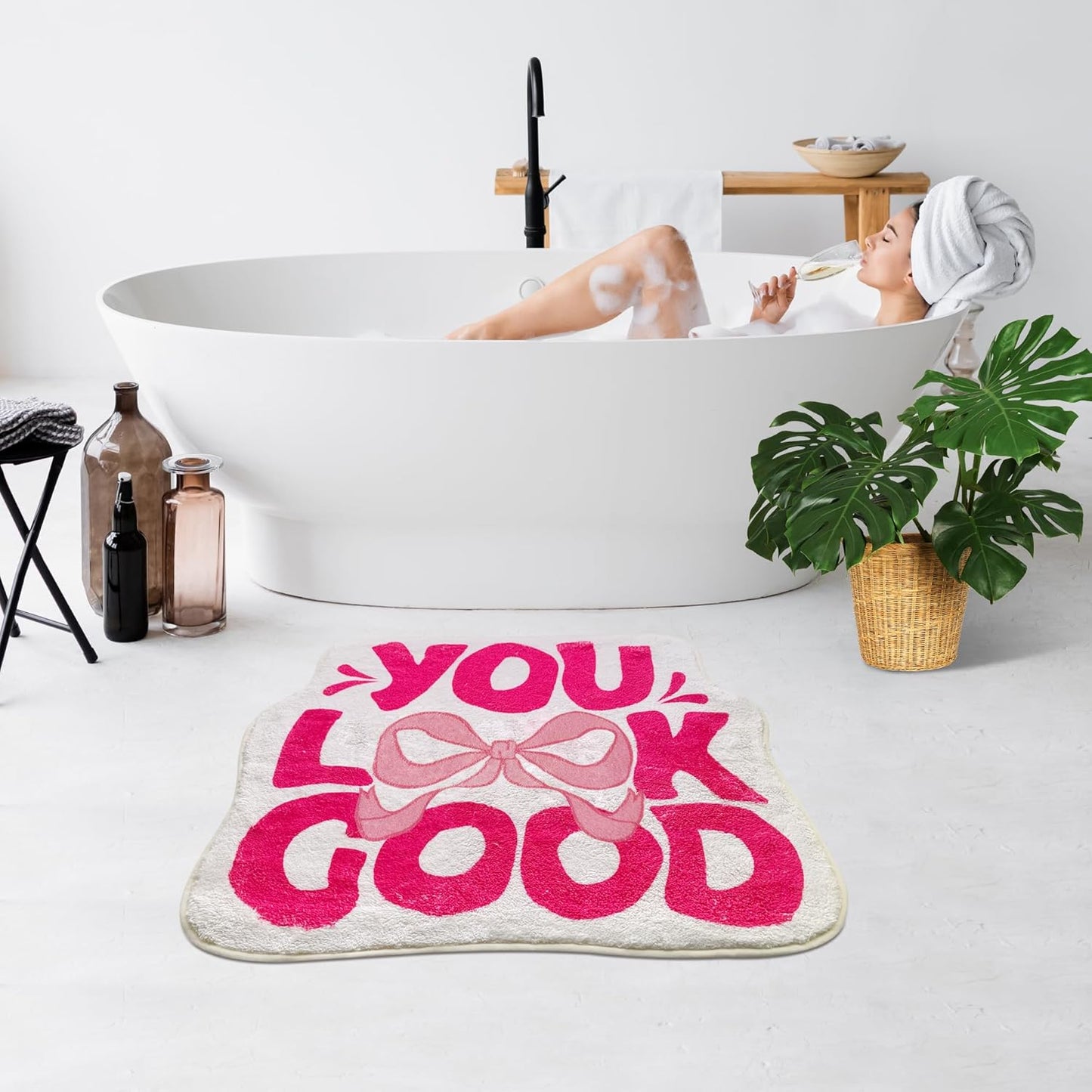 SHIYUE You Look Good Bath Mat Cute Bow Funny Bathroom Rug, Soft Absorbent Water Non Slip, Superior Washable Microfiber Cool Shower Preppy Decor Rug (21"x25"Pink)