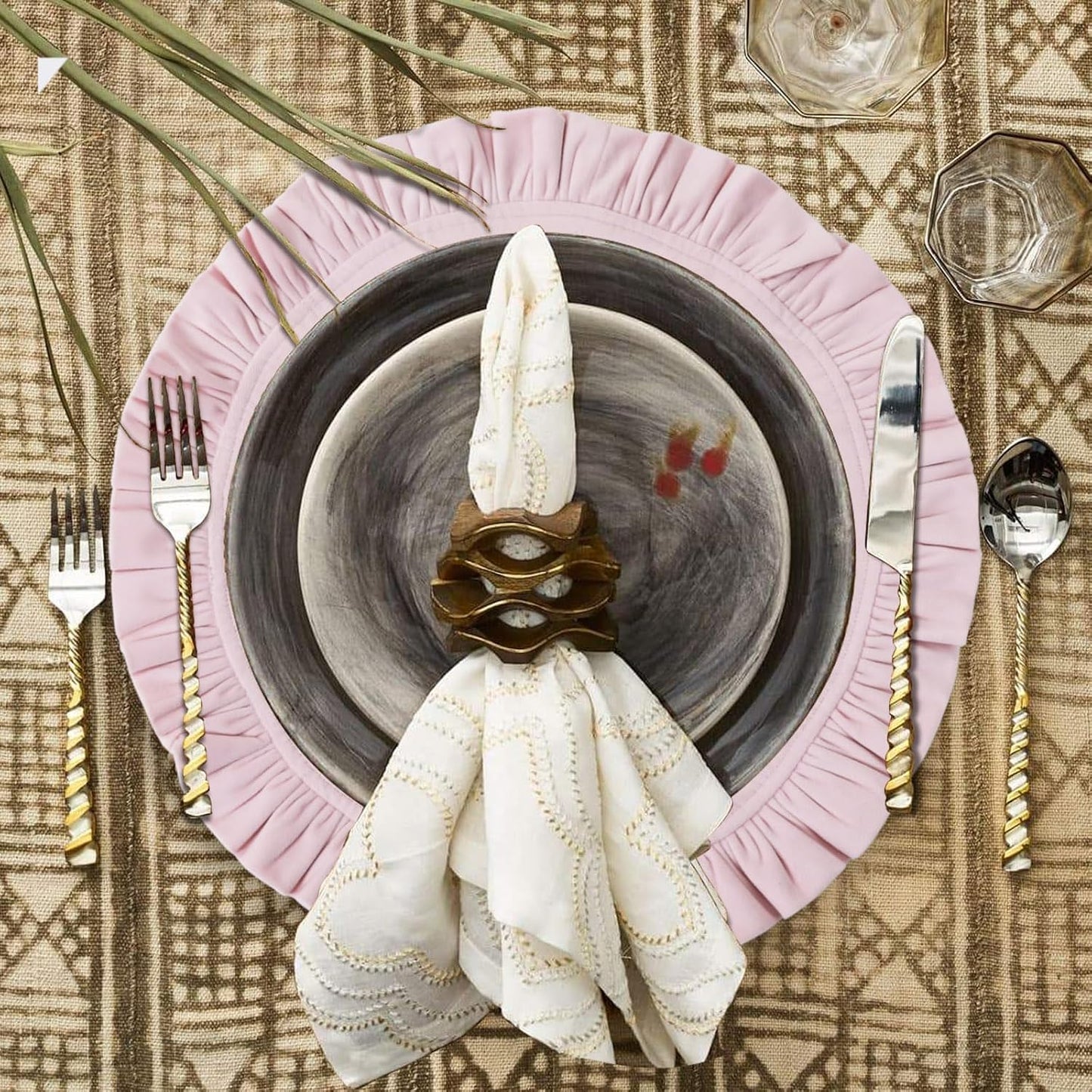 15 Inch Velvet Round Placemat with Ruffle for Dining Table Outdoor Placemats Non-Slip Washable for Gathering, Occasional Decoration and Family Parties Celebrations Set of 4, Pink