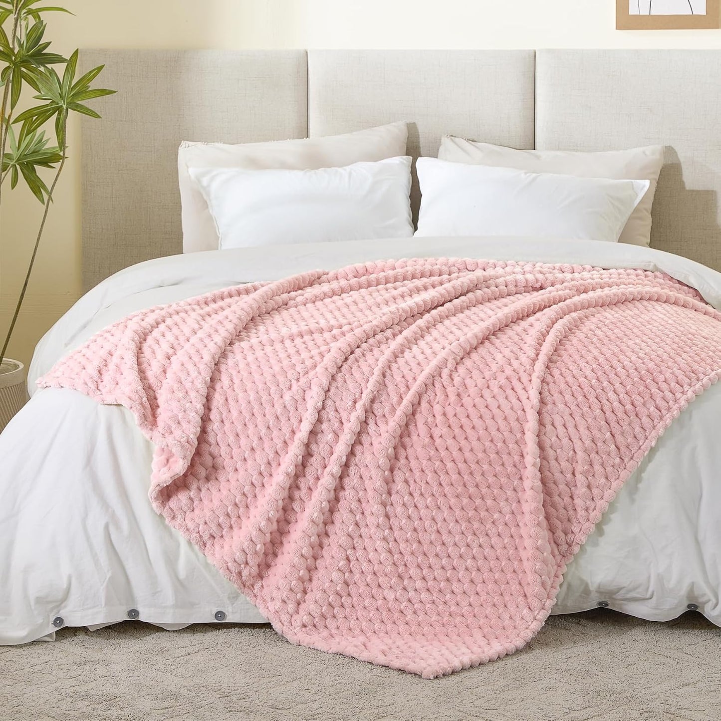 BEDELITE Fleece Blanket - 3D Jacquard Decorative Pink Throw Blankets for Women's Couch & Bed, Soft and Cozy Warm Plush Fluffy Blanket, Cute Birthday Gift for Women, 50x70 Inches