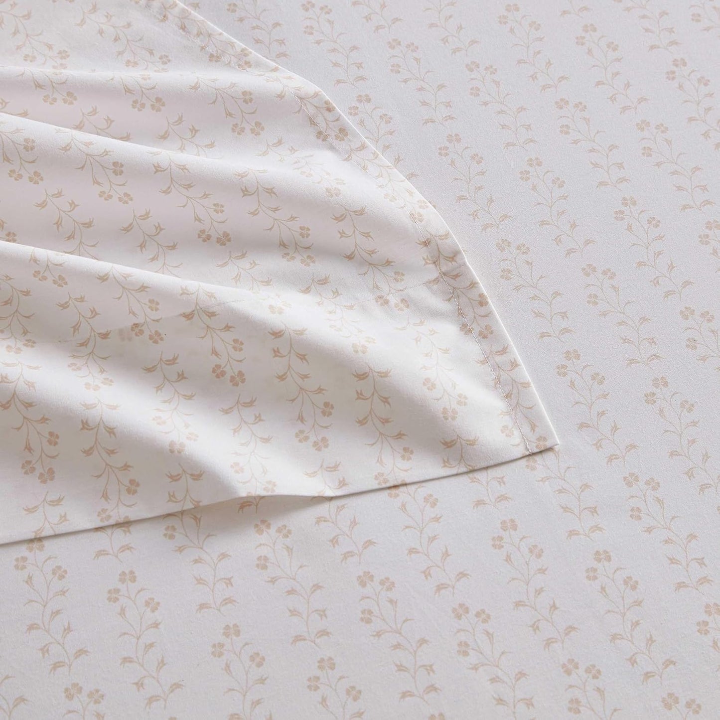 Martha Stewart - Queen Size Sheets Set, Crisp & Tailored Cooling Sheets w/a Naturally Smooth Cotton Percale Lightweight Feel - Bed Sheets with Matching Pillowcases & Fitted Sheet (Ditsy Vine Pink)