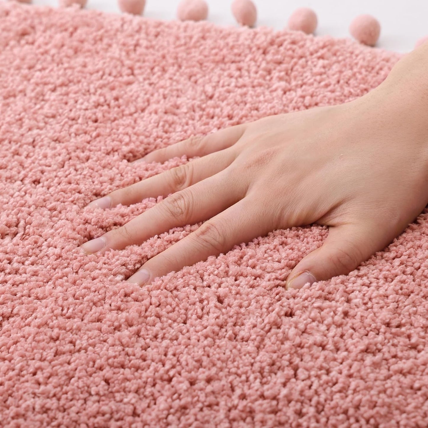 YIRDDEO Oval Bathroom Rugs Dusty Pink Rug with Pom Bath Mat for Bedroom Non Slip Cute Boho Absorbent Mats Soft Plush Washable Rug (20x30 inches)