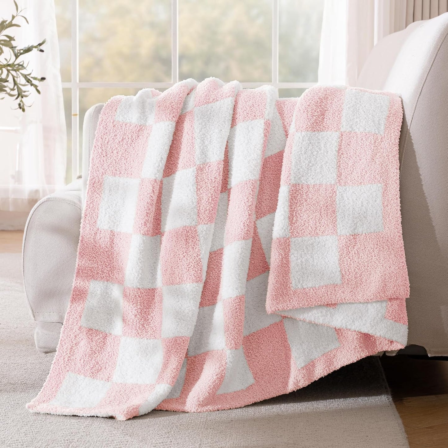 Exclusivo Mezcla Checkered Knit Throw Blanket, Ultra Soft and Warm Reversible Woven Blankets, Cozy Snuggly Throw for Couch Bed and Home Decor, Pink, 50"x60"