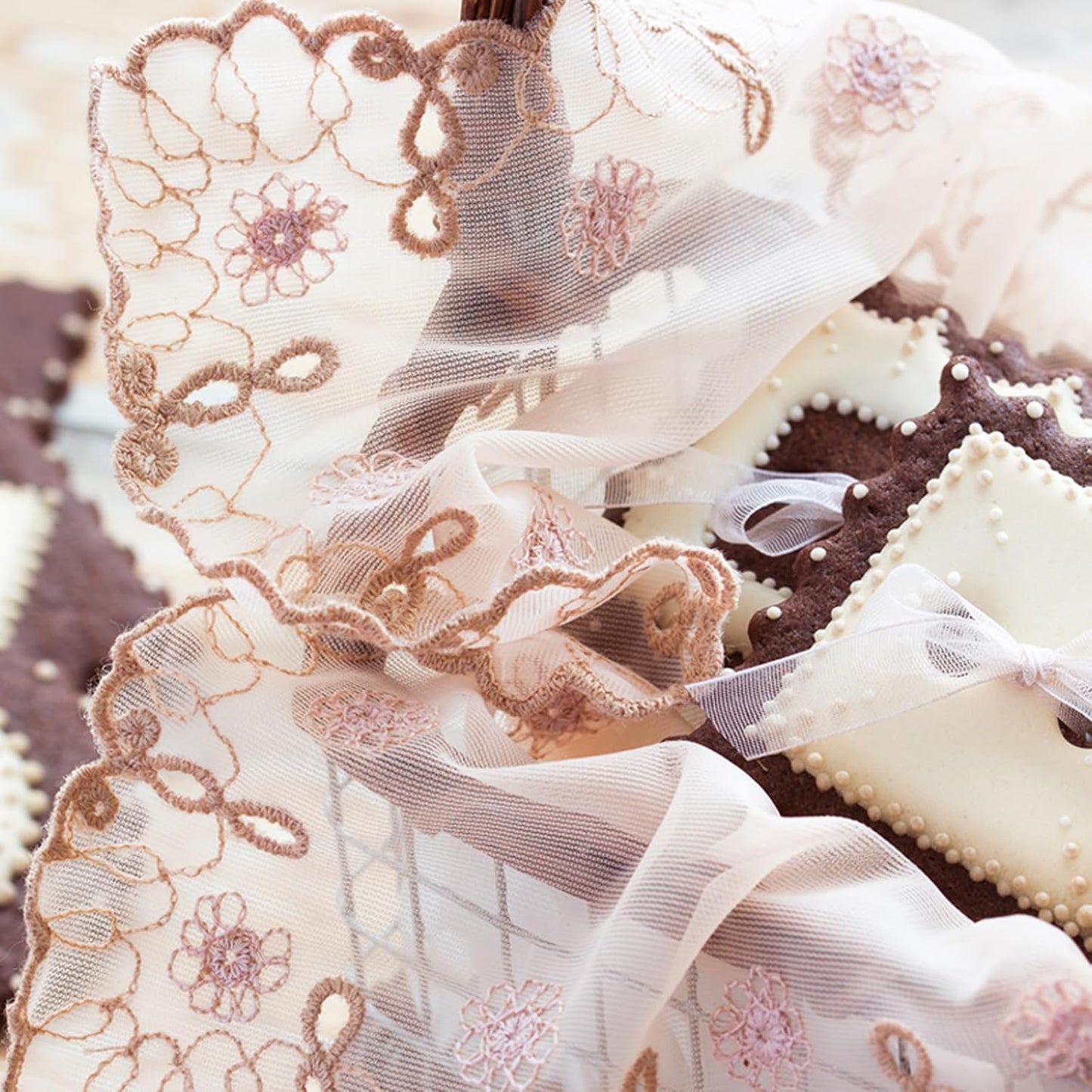 uxcell Retro Lace Placemat 12x16-in Oval Embroidered Table Place Mats French Crochet Doilies Coasters Cup Mat for Home Wedding, Peach Pink