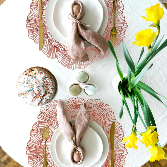 Round Placemats, Gold Ginkgo Leaf Pattern, Vinyl Material, 15 Inch Diameter,Washable Non-Slip, Decorative Table Setting, Set of 6 (6, Rose Gold)