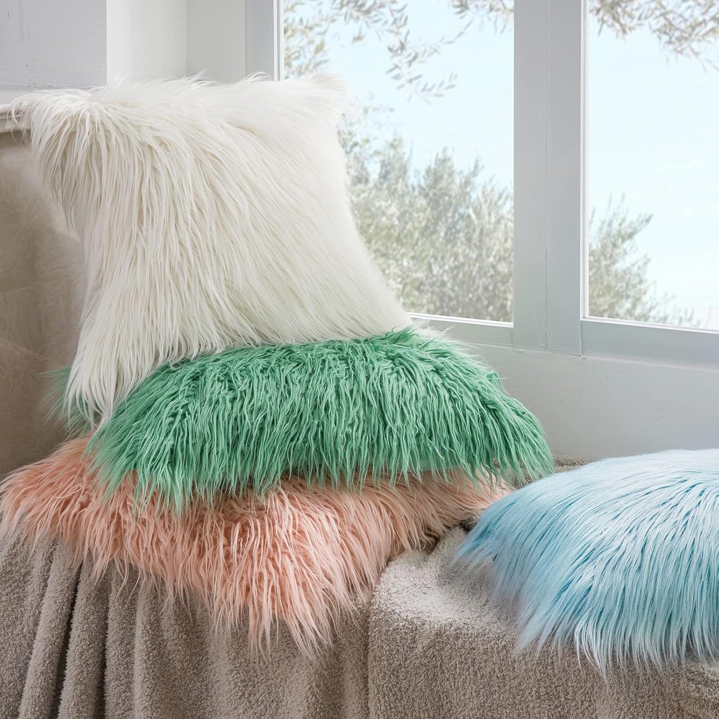 Phantoscope Pack of 2 Faux Fur Throw Pillow Covers Cushion Covers Luxury Soft Decorative Pillowcase Fuzzy Pillow Covers for Bed/Couch, Peachy Pink 18 x 18 Inches