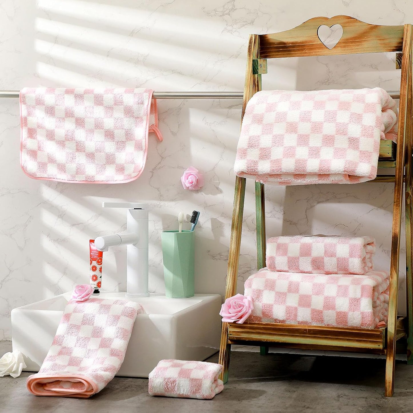 Kinlop 6 Pcs Checkered Bath Towels Set Coral Washcloth Soft Fleece Quick Dry Patterned Hand Towel for Bathroom Back to School Gym Spa Beach Accessories(Pink,Checkered)