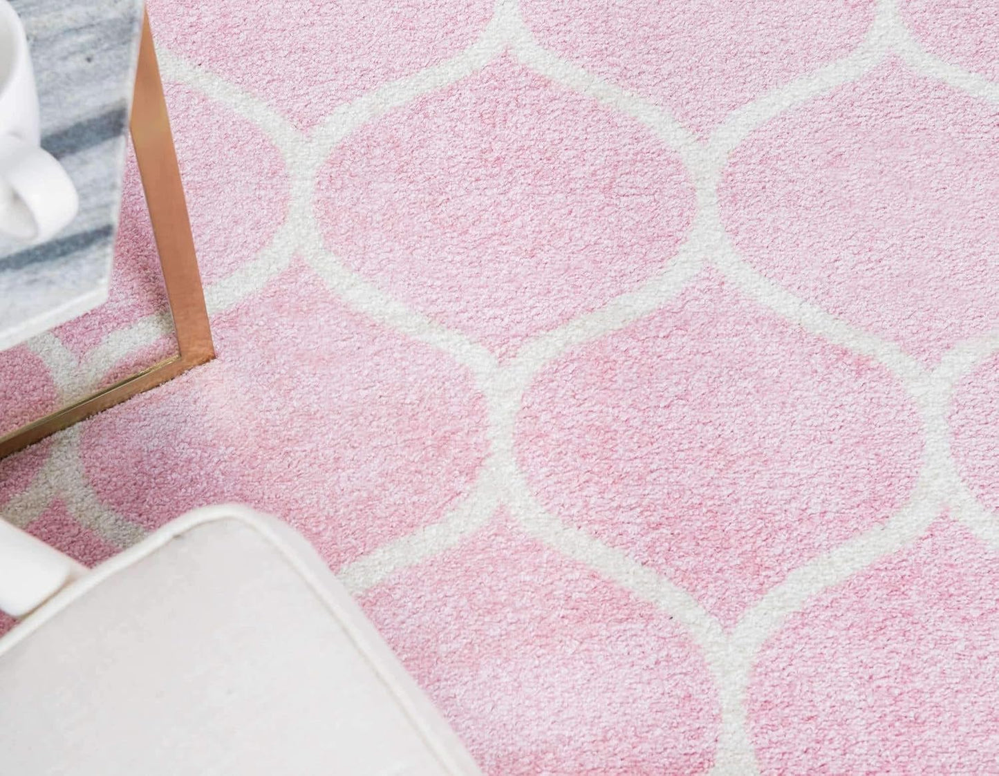 Unique Loom Trellis Frieze Collection Area Rug - Rounded (4' x 6' Oval, Light Pink/ Ivory)