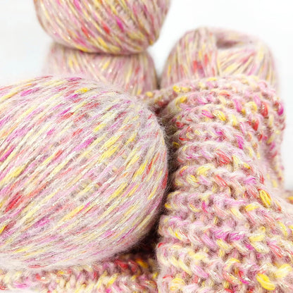 4 Pack Metallic Blend Yarn, 200g/600yds Shiny Sparkle Yarn with Gold Thread, 2mm Soft Wool Polyester Mix Yarn for Crocheting, Knitting, Light Garments, Scarves, Hats DIY Crafts (2#Pink)