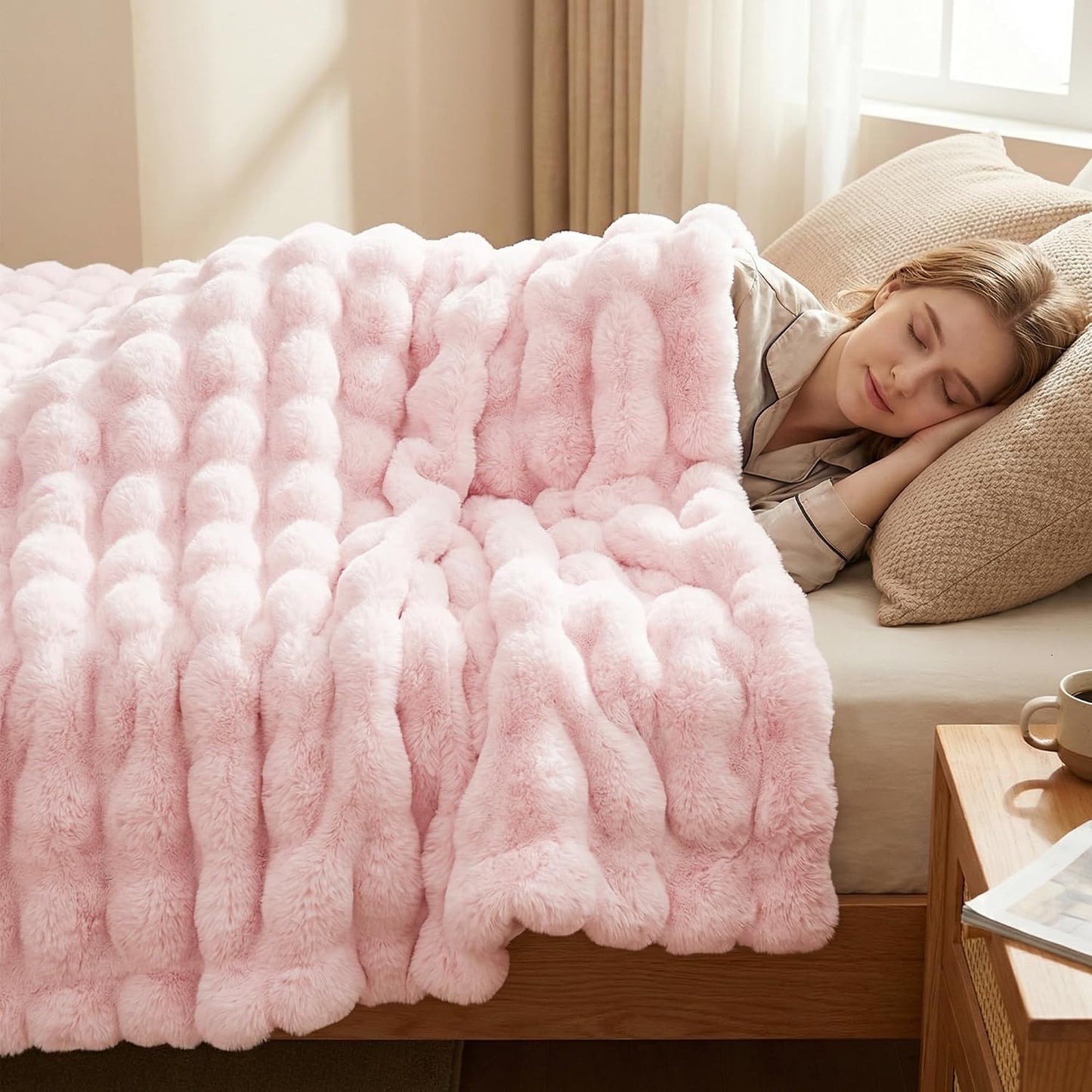 DREAMNINE Soft Faux Bubble Rabbit Fur Blanket Twin Size, Thick Cozy Decorative Warm Fuzzy Fur Blanket for Bed Couch Sofa Chair Bedroom Living Room Dorm Gift, 60 * 70 Inches, Pink