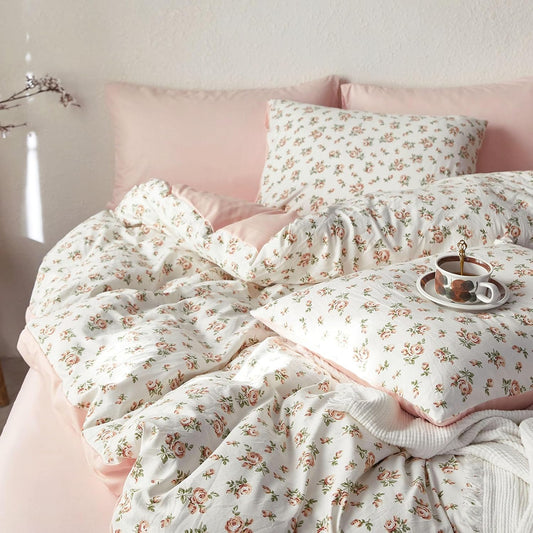 Wake In Cloud - Floral Comforter Set, Coquette Cottagecore Aesthetic Flower Shabby Chic Pattern for Women Teen Girls, Soft Lightweight Bedding, 3 Pieces, Peach Blush, Full Size