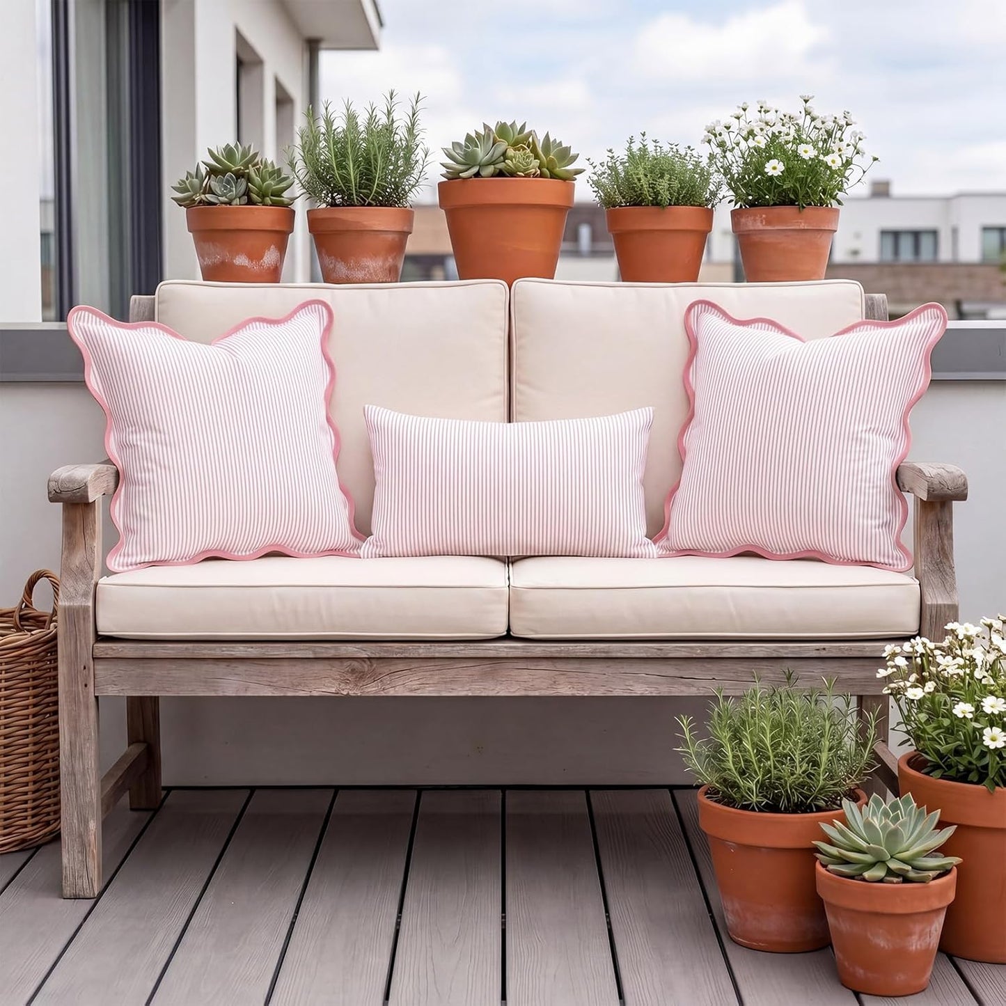 HunnmingRe 2 Pcs Scalloped Edge Striped Pillowcases Stripe Throw Pillow Cover Only Wear Resistant Pillow Shams for Couch Bed Sofa Bedroom Living Room Outdoor Party(Pink,18'' X 18'')