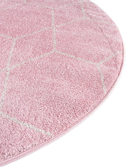 Rugs.com - Lattice Frieze Rug – 4' 1 x 6' 1 Oval Light Pink Easy-Clean Area Rug – Modern Trellis Pattern, Soft for Bedrooms and Nurseries