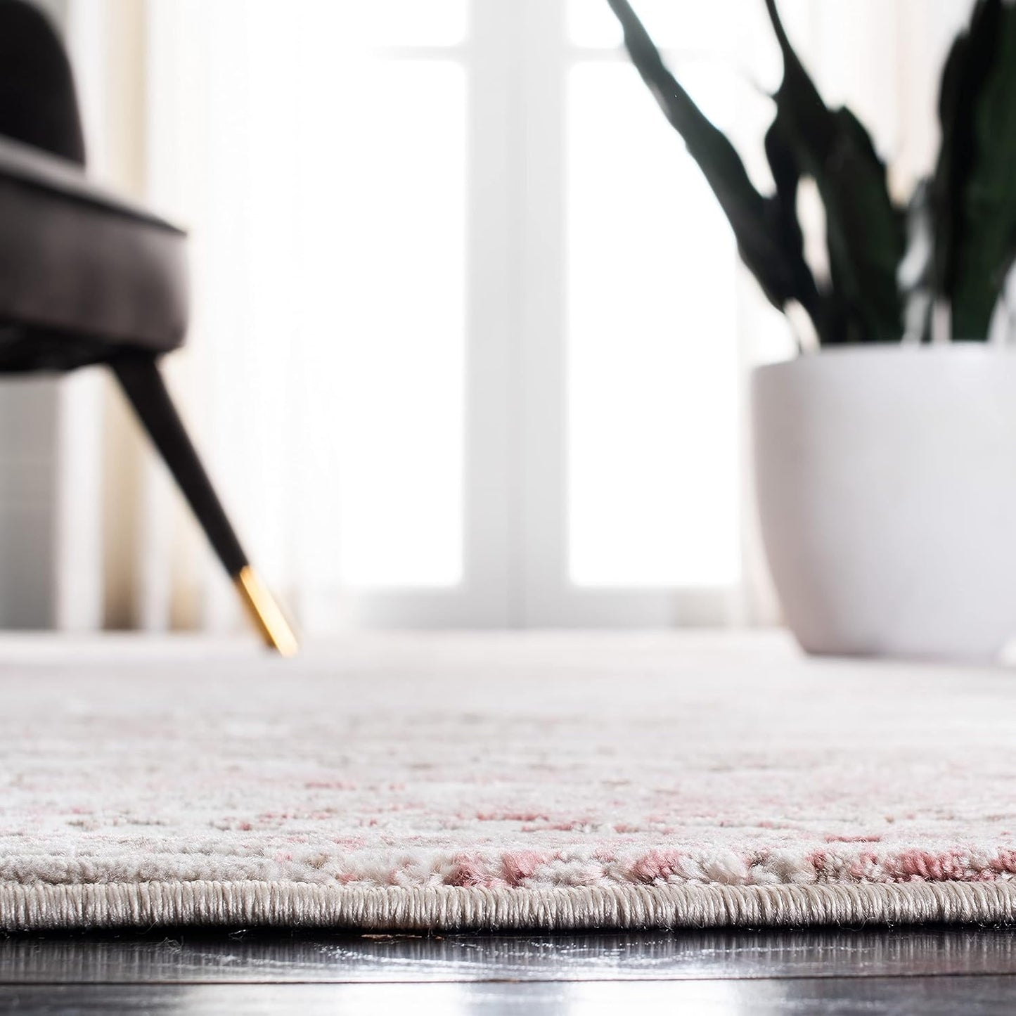 SAFAVIEH Meadow Collection Area Rug - 5'3" x 7'6", Beige & Pink, Modern Abstract Design, Non-Shedding & Easy Care, Ideal for High Traffic Areas in Living Room, Bedroom (MDW585B)