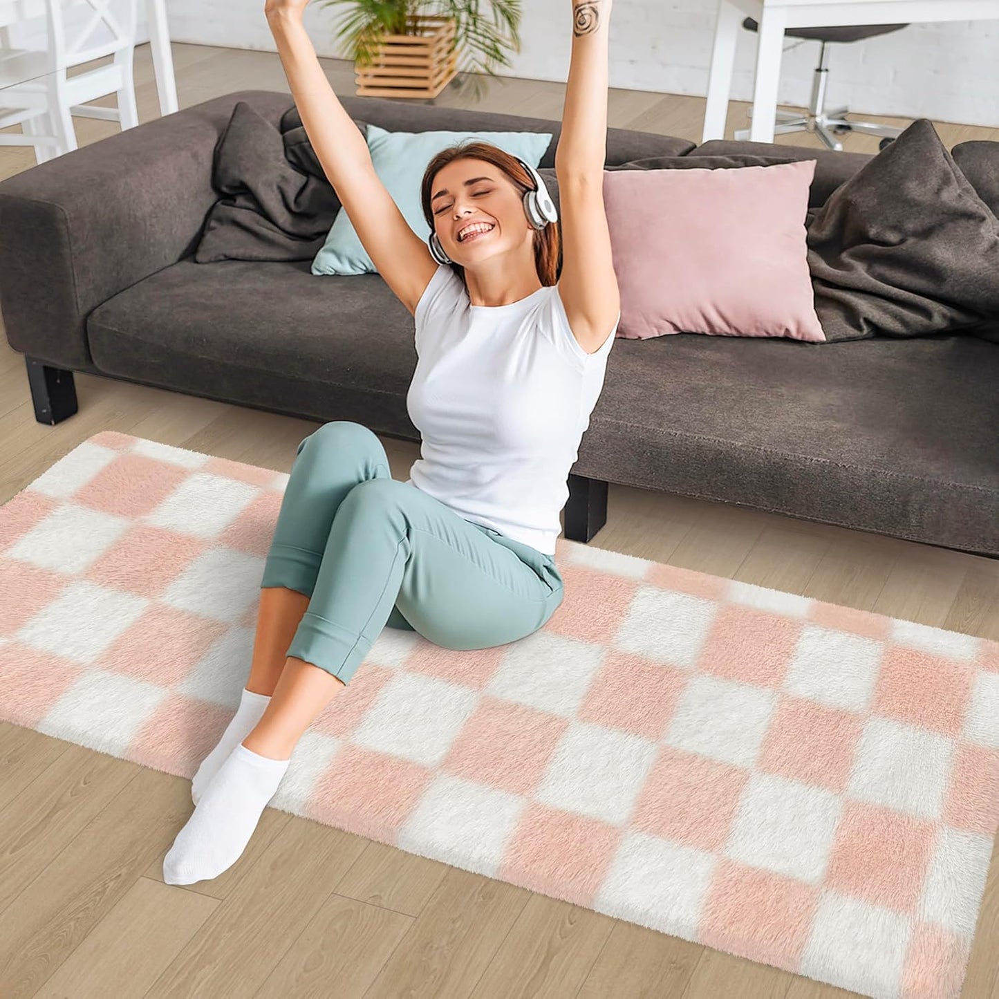Soft Runner Rug for Bedroom 2x6 Pink and White Checkered Runner Shaggy Rug Indoor Fuzzy Carpet Non Slip Long Rug for Living Room Bedside Sofa Home Dorm