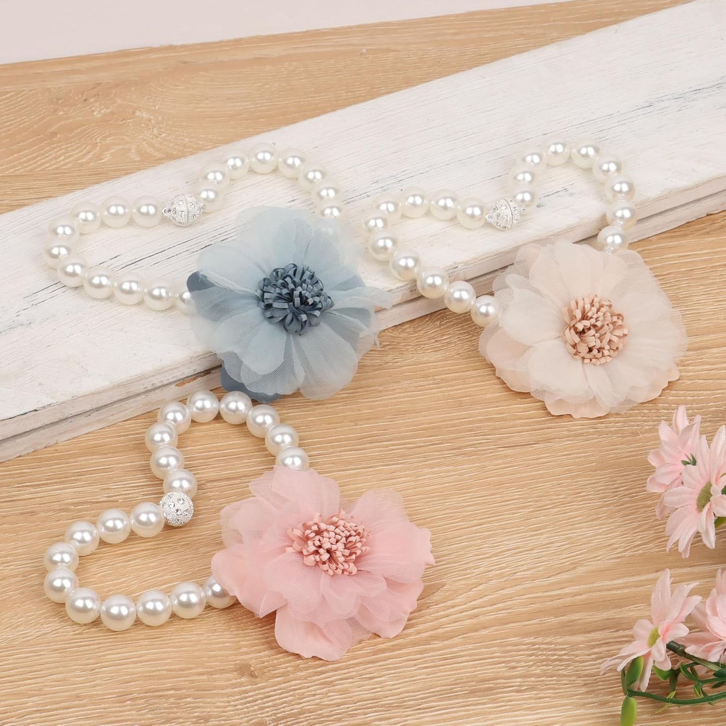2 Pack of Pearl Magnetic Curtain Tiebacks with Handmade Flower Decorative Curtain Holdbacks Curtain Ties Magnetic Tie Backs for Curtains (2, Pink)
