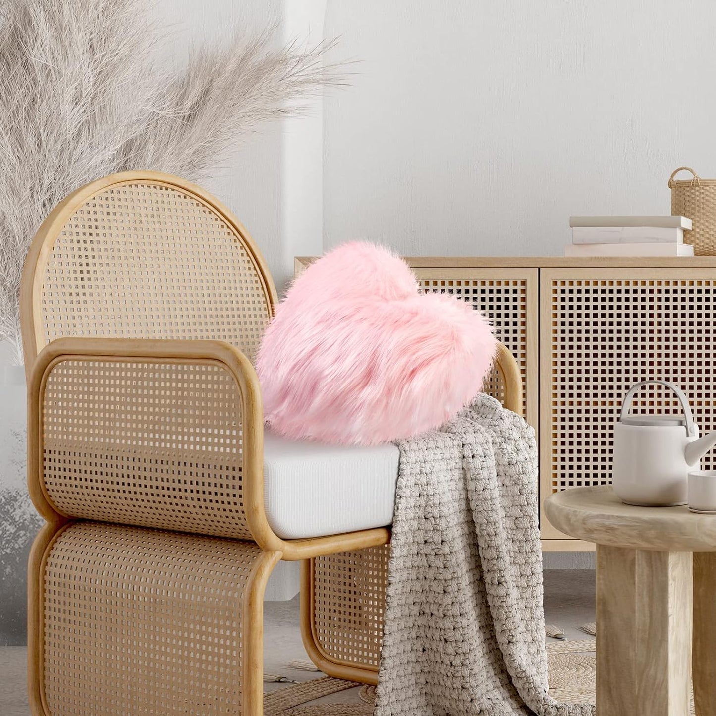Maitys 2 Pcs Heart Shaped Pillows 12 x 16 Inch Faux Fur Throw Fluffy Cute Soft Throw Pillows Decorative with Insert for Anniversary Bedroom Living Room Sofa Couch (Pink)