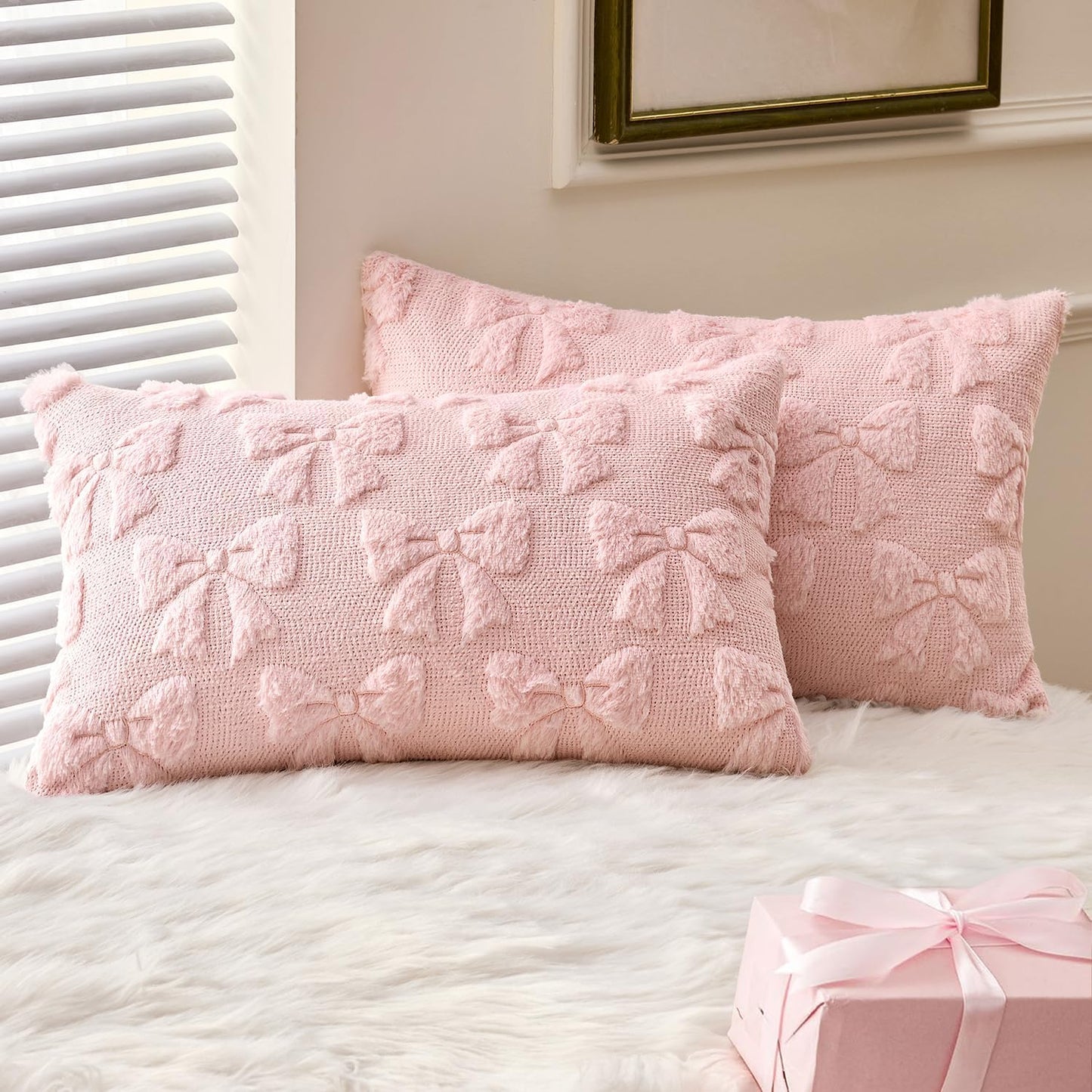 MIULEE Light Pink Bow Pillow Covers Coquette Room Decor Aesthetic Set of 2 Spring Decorative Cute Girl Soft Plush Faux Pillowcase for Preppy Room Decor Bedroom Couch,12x20 Inch