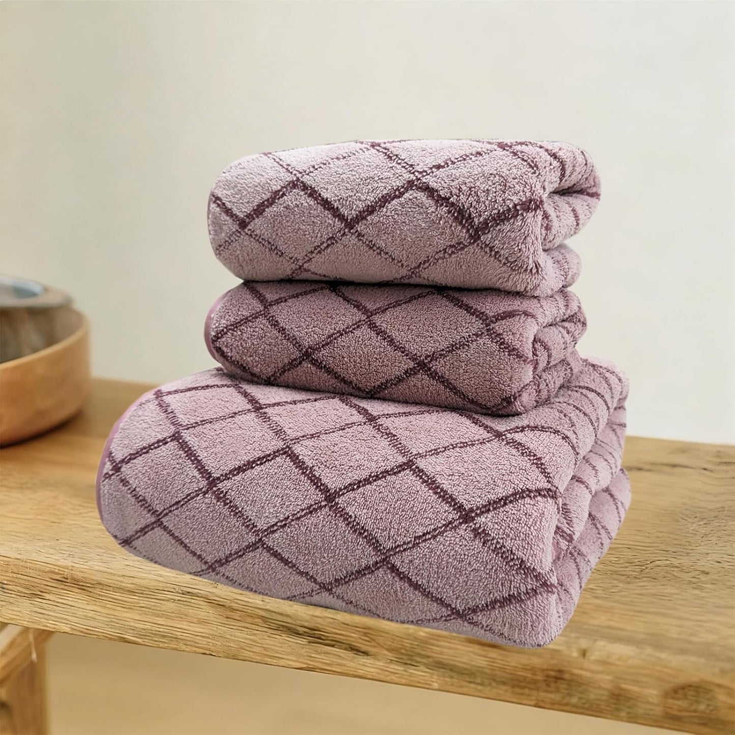 USTIDE 3-Piece Towel Set Bath and Hand Towels, Pink Checkered Print, Coral Fleece, Super Absorbent & Quick-Drying for Bathroom, Gym, Guest Use (1 Bath Sheet + 2 Hand Towels)