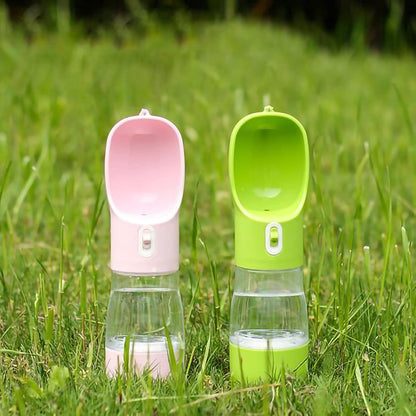 Dog Water Bottle, Portable Dog Water Bottle, Multifunctional and Detachable Design for Drinking and Eating Combination Cup, pet Water Bottle Suitable for Outdoor Walking, Hiking, Traveling. (Pink)