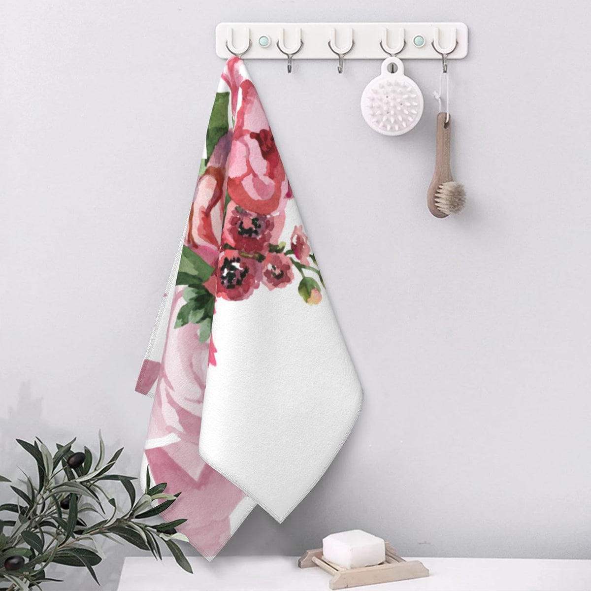 Pink Roses Hand Towel for Bathroom Set of 2 Hand Bath Towels Soft Absorbent Decorative Towels for Bathroom Kitchen Yoga Home Decor 14 x 28 in