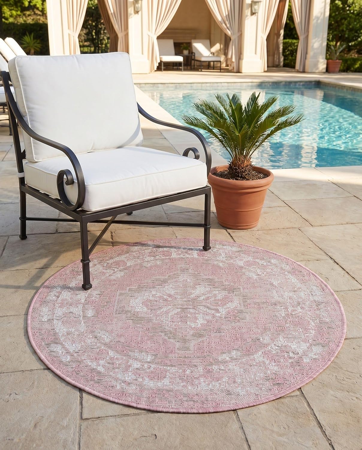 Rugs.com Outdoor Traditional Collection Rug – 3 Ft Round Pink Flatweave-Pile Rug Perfect for Kitchens, Dining Rooms
