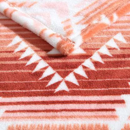 Wrangler - King Size Blanket, Super Soft & Reversible Plush Fleece Bedding, Throw Blanket for Couch or Bed (Jericho Peach Pink)