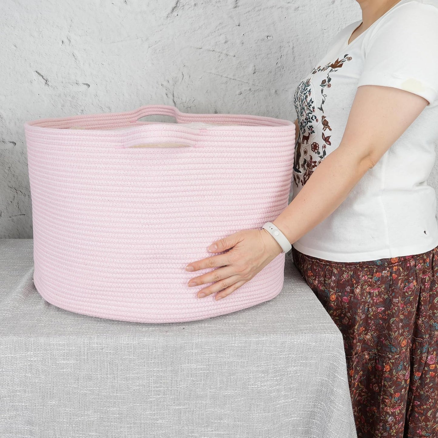 XUANGUO Extra Large Cotton Rope Basket Blankets Basket Living Room 22"x14" Toy Baskets for Kids Dogs Storage Baskets for Nursery Woven Laundry Baskets for Clothes Towels Baby Toy Storage Round pink