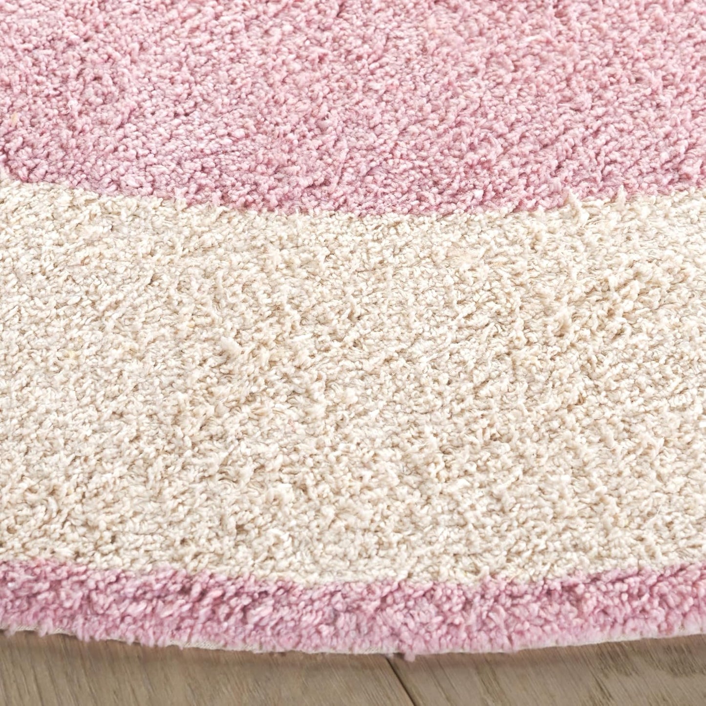 SAFAVIEH Washable Rug Easy Care Collection - 4' Round, Ivory & Pink, Handmade Cotton, Easy to Clean, Ideal for Foyer, Kitchen, Nursery, Office, Bedroom (ECR220U)