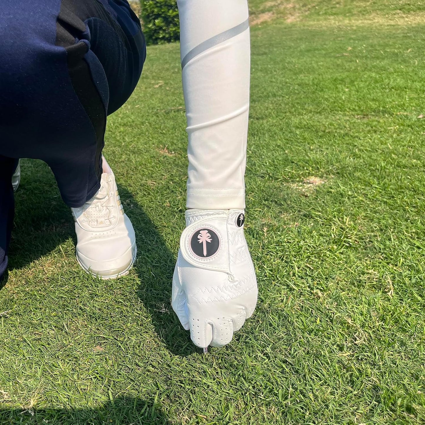 PINKTEE Golf Glove Women Left Hand Premium Cabretta Leather with Pink Marker All Weather Golf Gloves for Ladies Size Small Medium Large