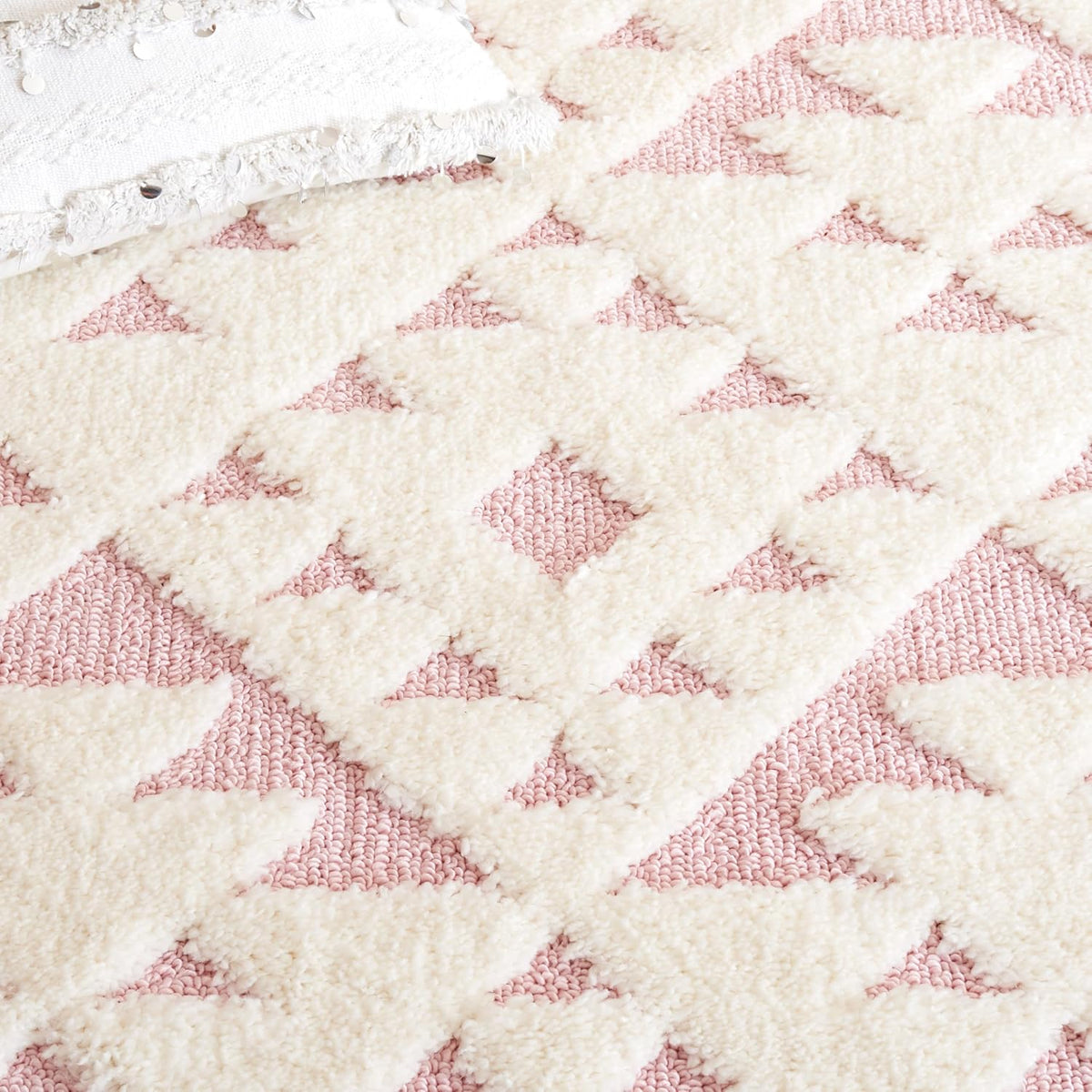 Moroccan Tassel Shag Collection Area Rug - 3' Round, Ivory & Pink, Non-Shedding & Easy to Clean, Plush High-Low Texture, Ideal for Living Room, Bedroom, Dining Space (MTS688U)