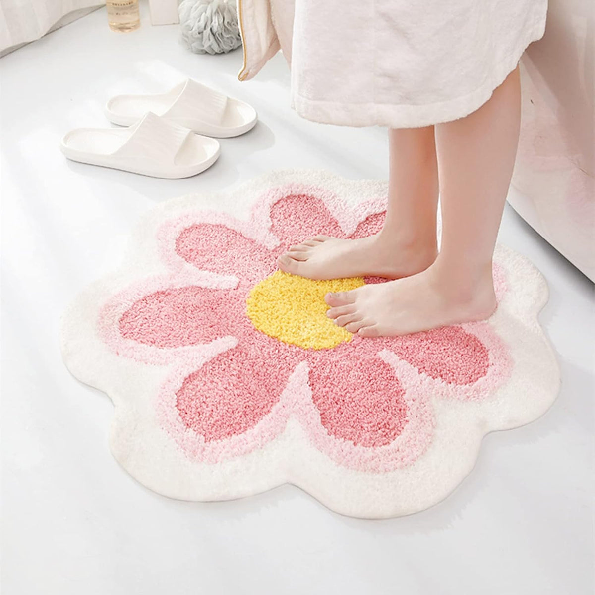 YRXRUS Flower Bath Mat, Pink Bathroom Rug, Beauty Bath Mats, Ultra Soft Microfiber Bath Rug, Machine Washable Flower Rug, Shower Bathtub Mat Gift Aesthetic Summer Room Decor, 23.6x23.6 in