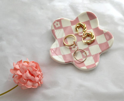 Pink Checkered Jewelry Dish, Cute Flower Trinket Tray for Rings & Earrings, Trendy Teen Girls Birthday Gifts, Aesthetic Room Decor for Nightstand Vanity Bathroom Sink & Dorm Desk, 3.8"