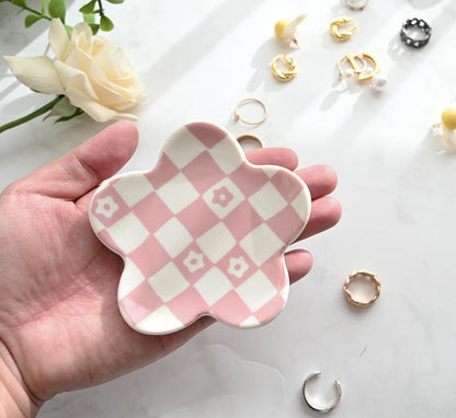 Pink Checkered Jewelry Dish, Cute Flower Trinket Tray for Rings & Earrings, Trendy Teen Girls Birthday Gifts, Aesthetic Room Decor for Nightstand Vanity Bathroom Sink & Dorm Desk, 3.8"