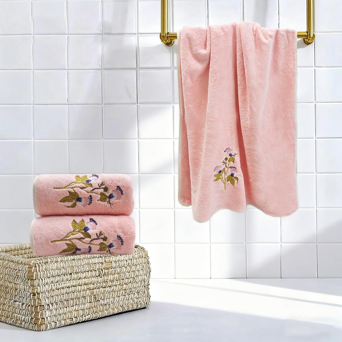 Pink Butterfly Floral Bath Towels Set Soft Coral Velvet Cute Flower Pattern Towels for Bathroom Highly Absorbent & Quick Drying Washcloth for Shower Kitchen Spa Guest(Pink)