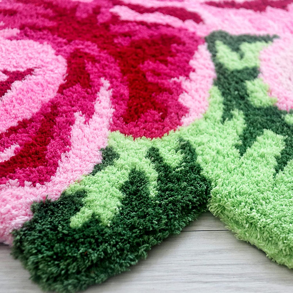 Pink Rose Flower Area Rugs 31.5x24 inch Floral Bath Rug Non-Slip, Machine Wash Dry, Bath Mats for Bathroom