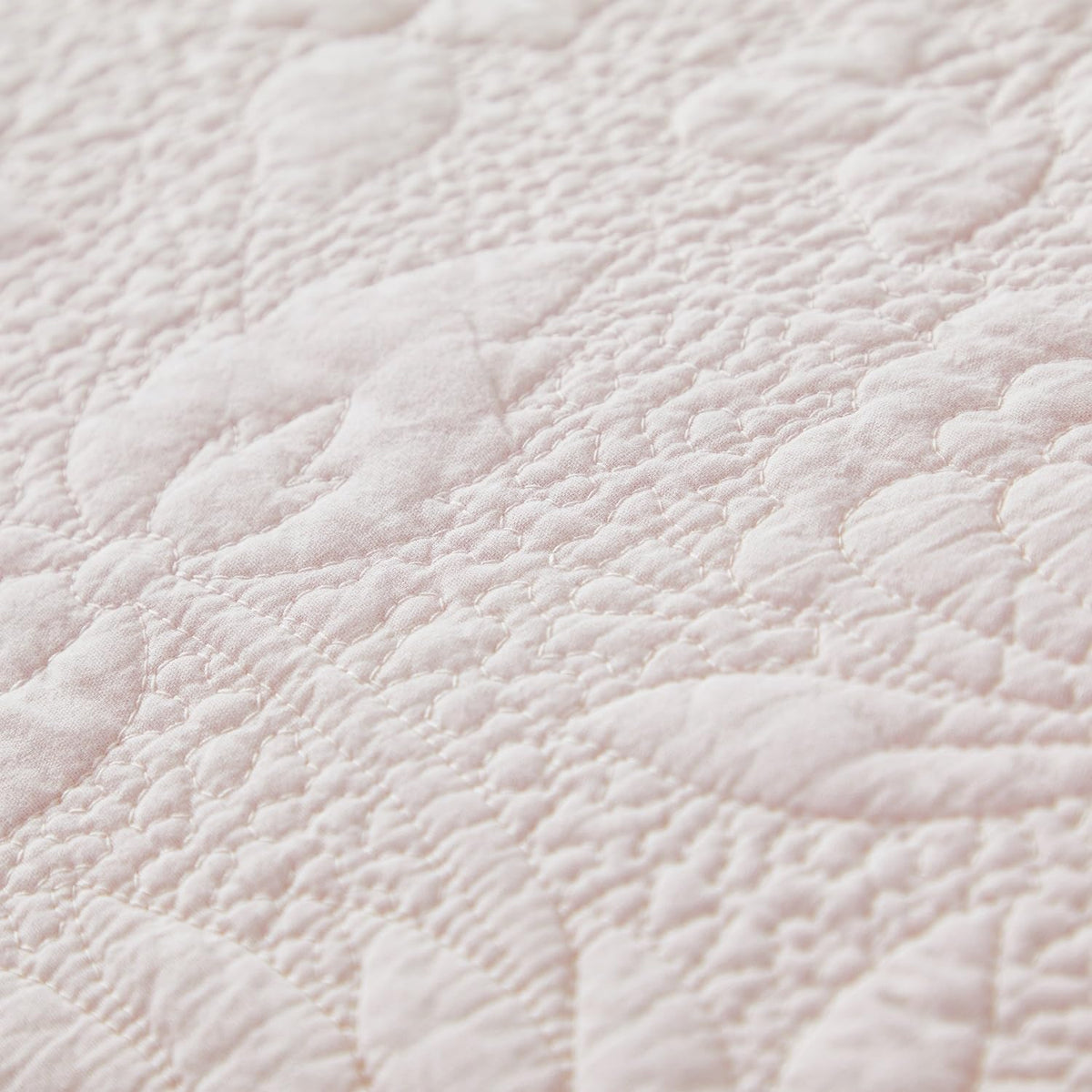 Standard Size Quilted Pillow Shams Cotton Set of 2 Light Pink Farmhouse Scallop Edge Decorative Pillow Covers