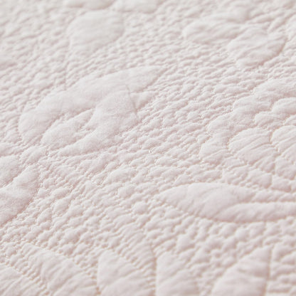 Standard Size Quilted Pillow Shams Cotton Set of 2 Light Pink Farmhouse Scallop Edge Decorative Pillow Covers