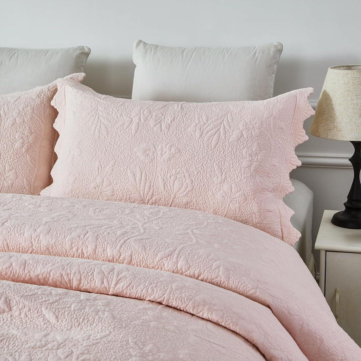 Standard Size Quilted Pillow Shams Cotton Set of 2 Light Pink Farmhouse Scallop Edge Decorative Pillow Covers