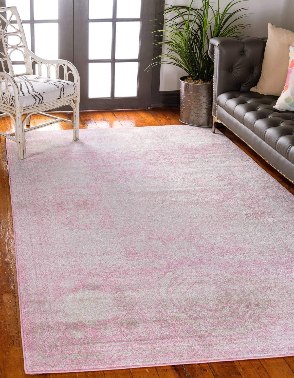 Bromley Collection Area Rug - Wells (4' 1" x 6' 1" Rectangle, Pink/ Ivory)