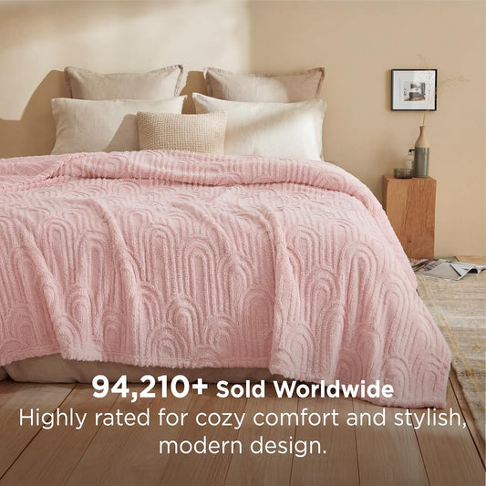 Bedsure GentleSoft Fleece King Size Blanket for Bed - Super Soft & Cozy, Fluffy Blankets for Women & Girls, Ideal for Sofa & Couch, Pink, 108x90 Inches