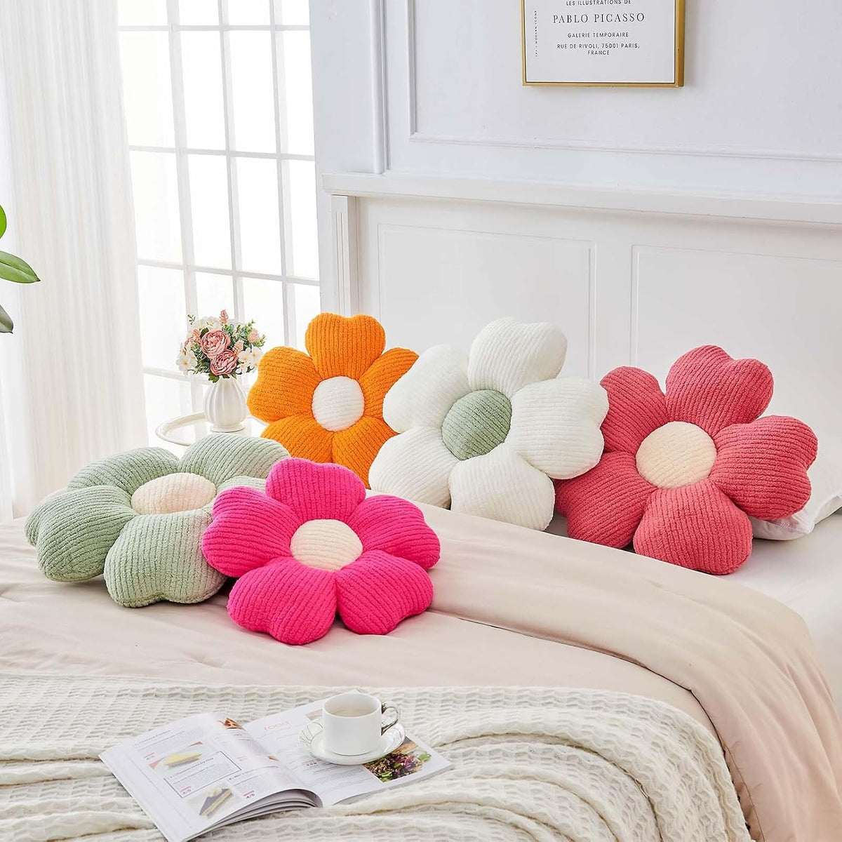 Flower Throw Pillow, Cute Flower Shaped Pillow Decorative Throw Pillow for Bed Couch, Soft Daisy Pillows Floor Seating Cushion Cushions (19.6 Inch Peach Pink)
