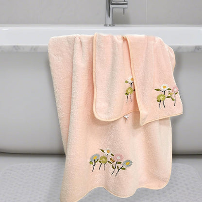 3 Pcs Daisy BathTowel Set Summer Flower Hand Towels Embroidered Coral Velvet Absorbent Pink Towels for Bathroom Decor Housewarming Gifts (1 Bath +2 Hand Towels)