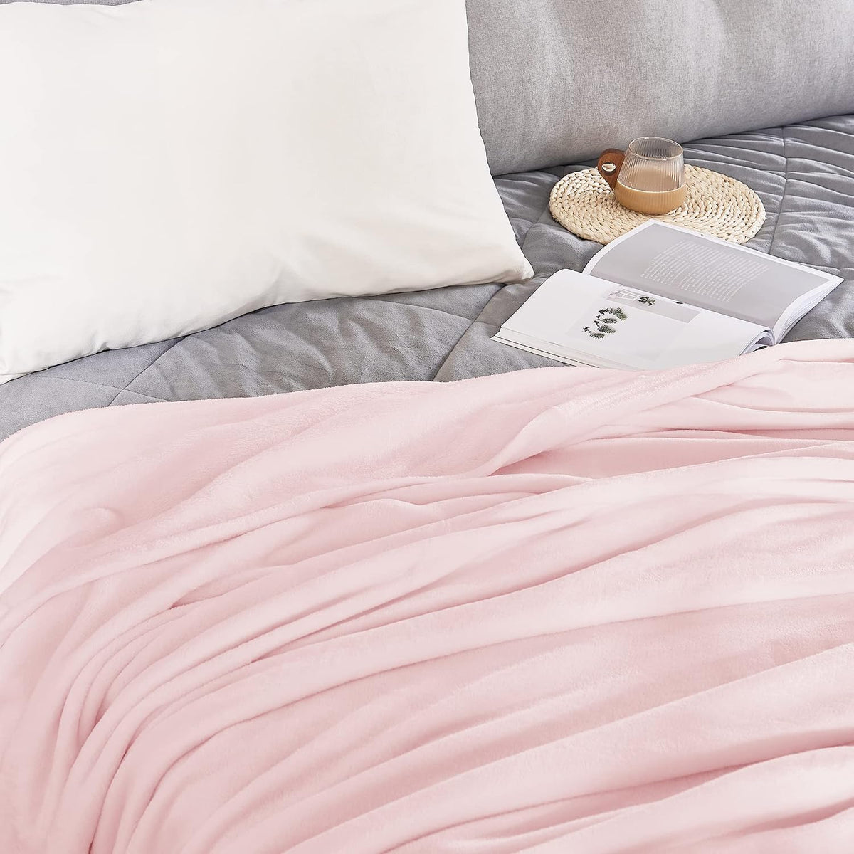 Pink Fleece Throw Blanket for Couch Sofa, Soft Fuzzy Plush Kids Luxury Flannel Lap Blanket, Super Cozy and Comfy for Fall Winter (Pink, 50" x 60")
