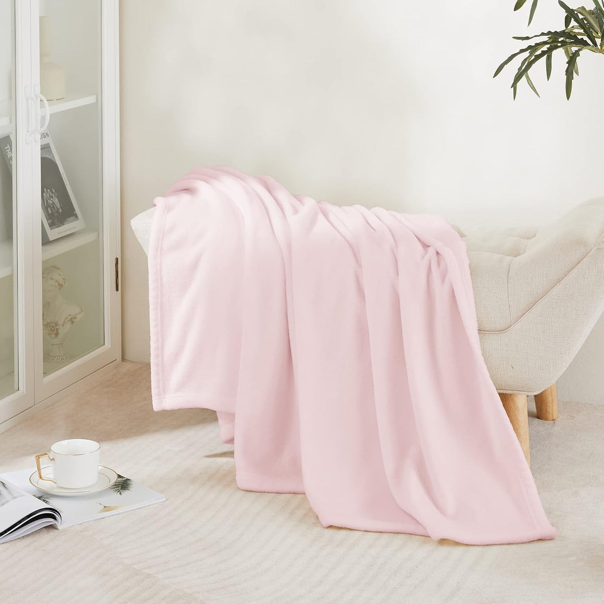 Pink Fleece Throw Blanket for Couch Sofa, Soft Fuzzy Plush Kids Luxury Flannel Lap Blanket, Super Cozy and Comfy for Fall Winter (Pink, 50" x 60")