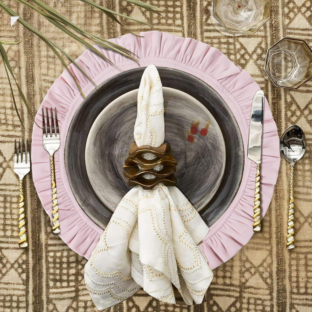 15 Inch Velvet Round Placemat with Ruffle for Dining Table Outdoor Placemats Non-Slip Washable for Gathering, Occasional Decoration and Family Parties Celebrations Set of 4, Pink