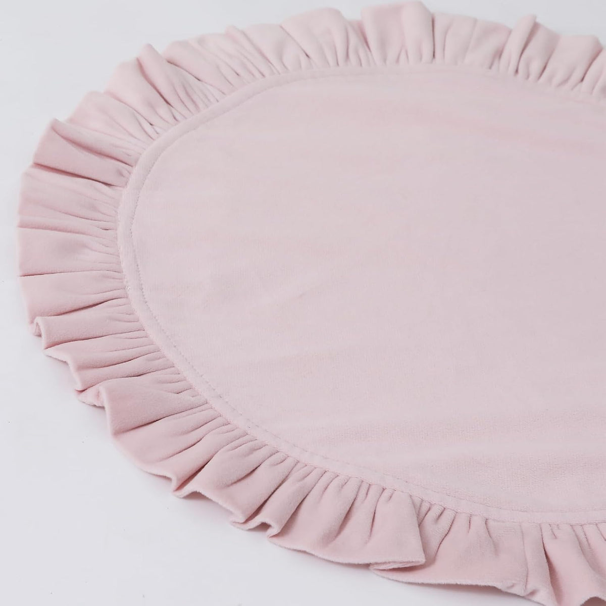 15 Inch Velvet Round Placemat with Ruffle for Dining Table Outdoor Placemats Non-Slip Washable for Gathering, Occasional Decoration and Family Parties Celebrations Set of 4, Pink
