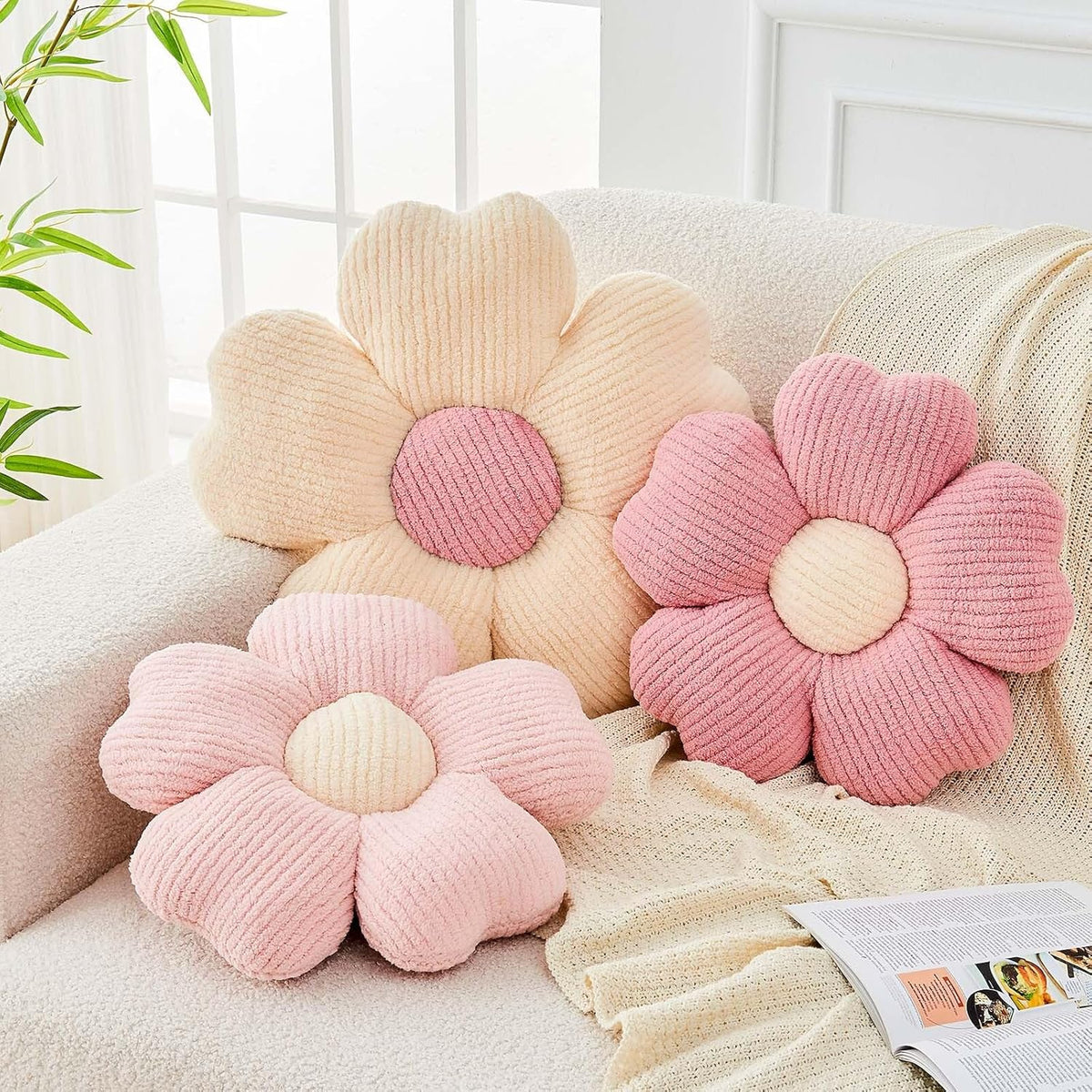 Flower Throw Pillow, Cute Flower Shaped Pillow Decorative Throw Pillow for Bed Couch, Soft Daisy Pillows Floor Seating Cushion Cushions (19.6 Inch Light Pink)