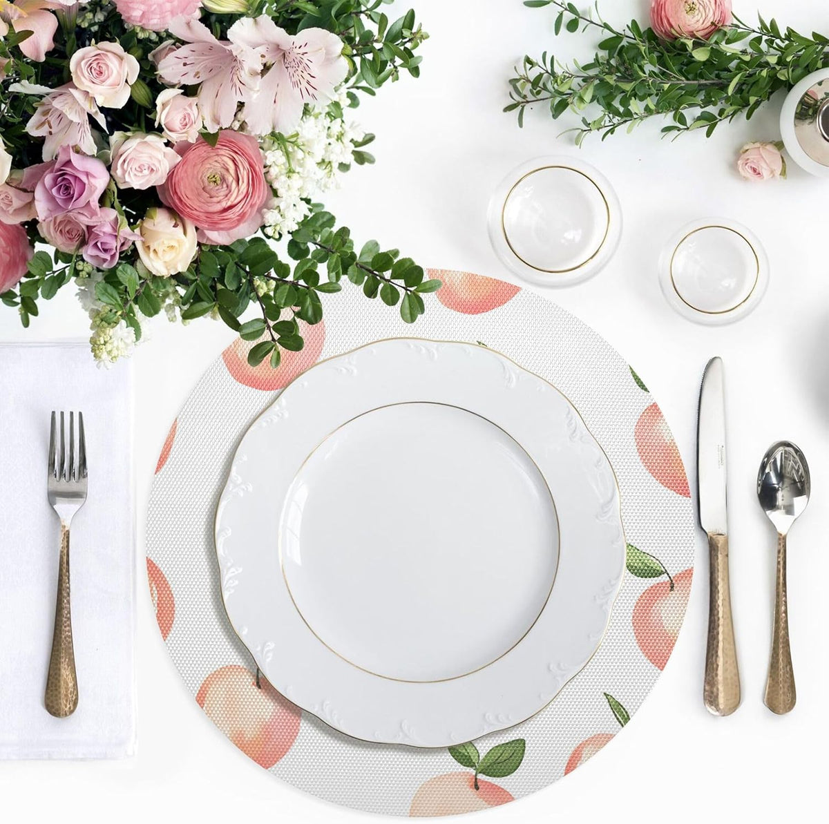 Peach Pattern Round Placemats Set of 4 for Dining Kitchen Party Decoration, Heat-Resistant Non-Slip Washable Place Mats for Coffee Bar Accessories