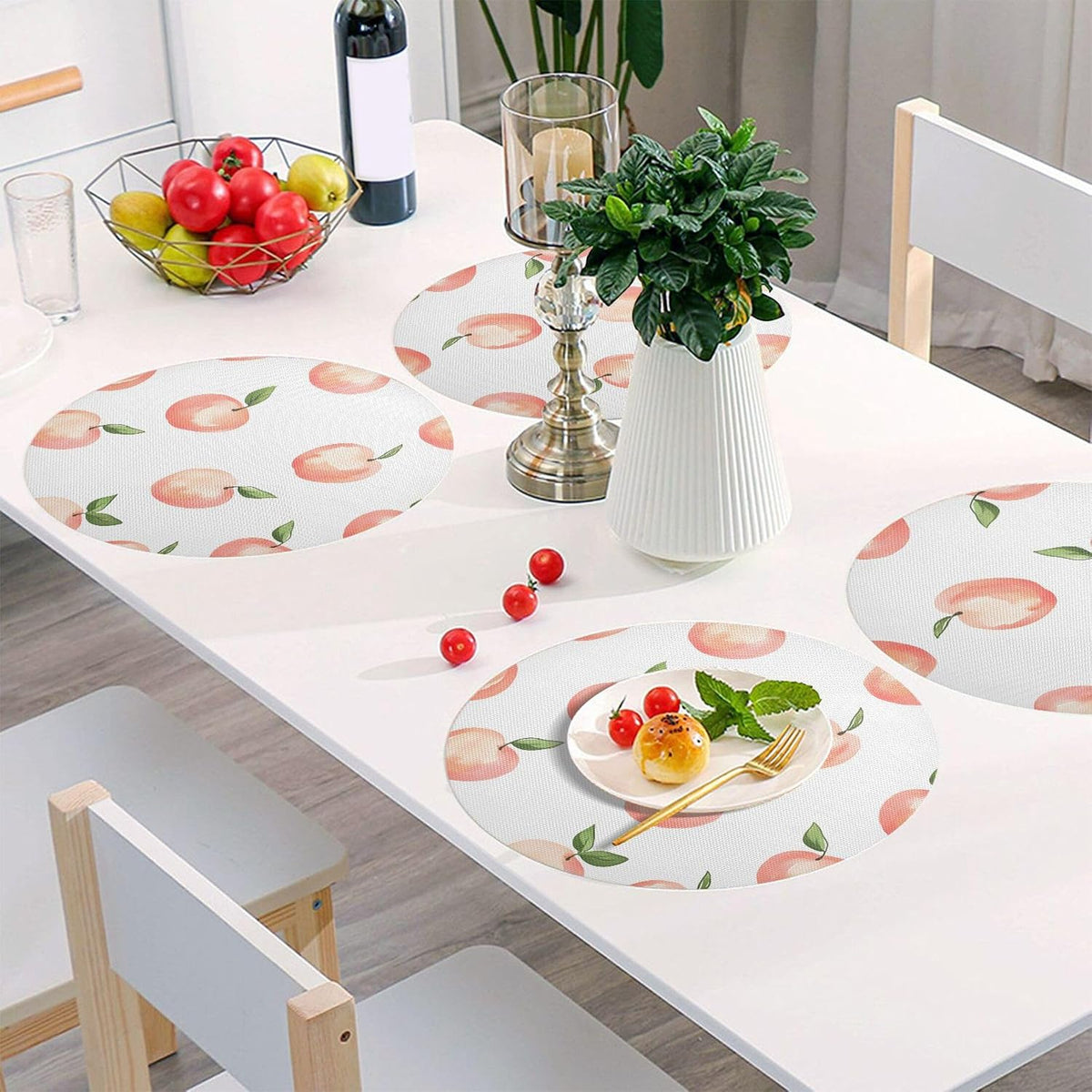Peach Pattern Round Placemats Set of 4 for Dining Kitchen Party Decoration, Heat-Resistant Non-Slip Washable Place Mats for Coffee Bar Accessories