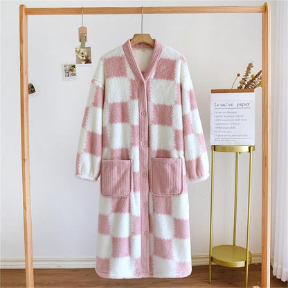 long length Women Plush Fleece Robe, Soft Textured Bathrobe Lady Cozy Spa Long Robe Checkered Sleepwear with Pockets